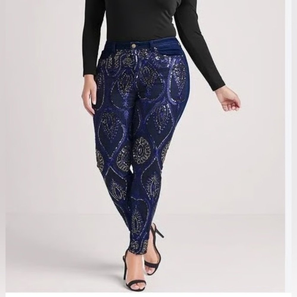 VENUS HOT Blue and Black Sequin Skinny Jeans NWOT 💙🪩